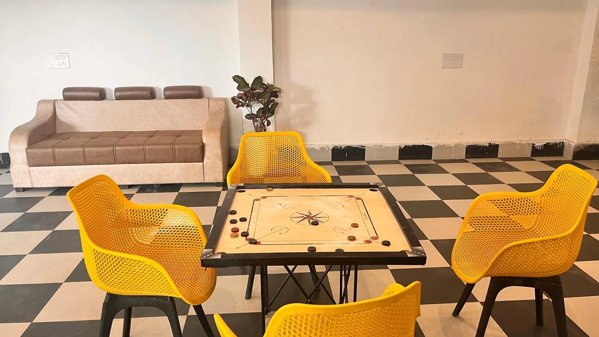 Apna Homes Stay & Hotel I Gurugram I Sector-71 古尔冈
