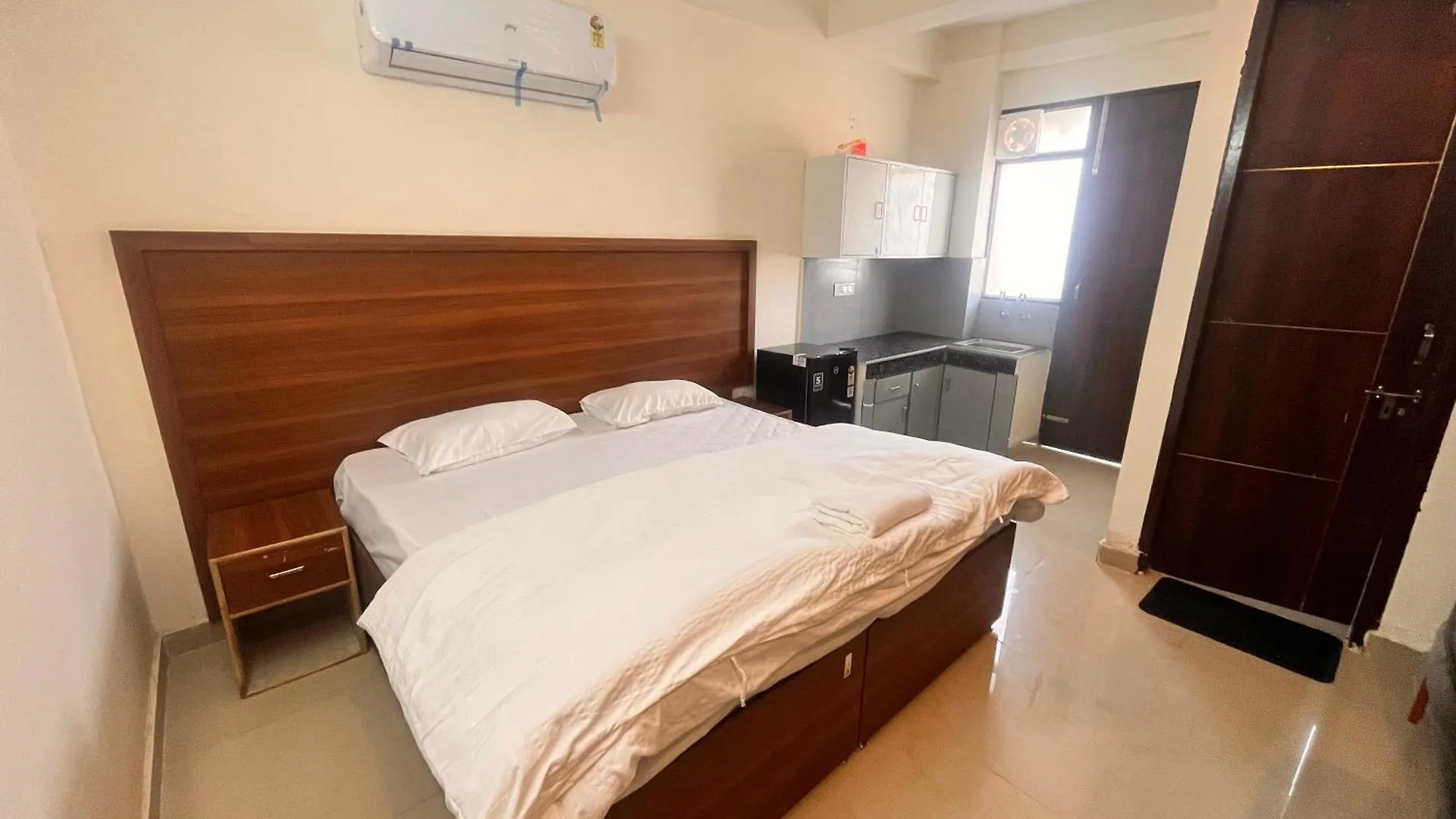 Apna Homes Stay & Hotel I Gurugram I Sector-71 古尔冈